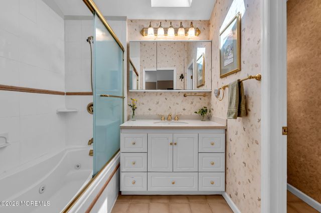 74 Southview Terrace N, Middletown, NJ 07748