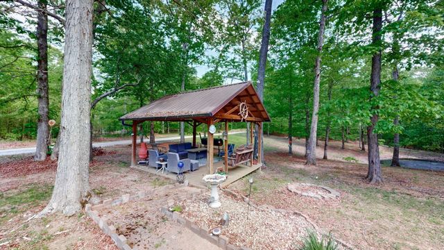 250 Brazzell Rd, Dickson, TN 37055