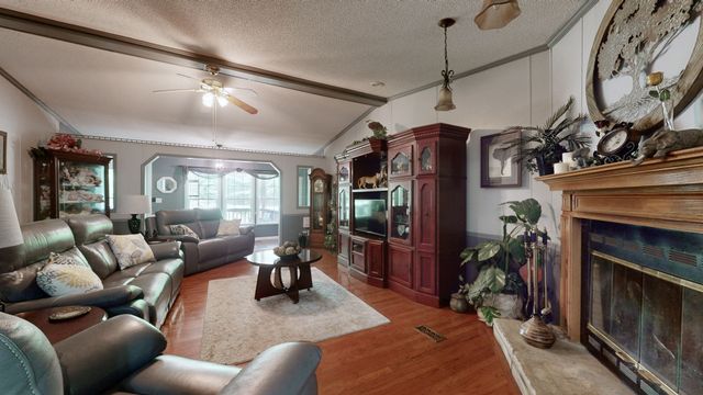 250 Brazzell Rd, Dickson, TN 37055