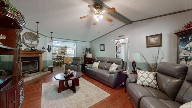 250 Brazzell Rd, Dickson, TN 37055