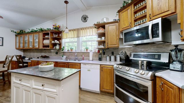 250 Brazzell Rd, Dickson, TN 37055
