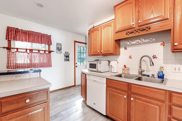 312 N Houston St, Winfield, KS 67156