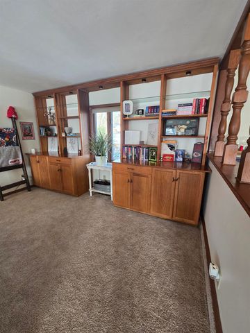 312 N Houston St, Winfield, KS 67156