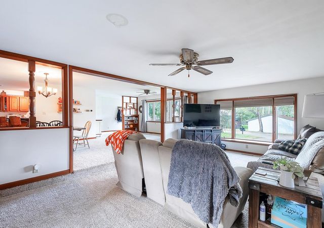 312 N Houston St, Winfield, KS 67156