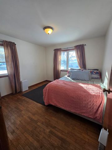 312 N Houston St, Winfield, KS 67156