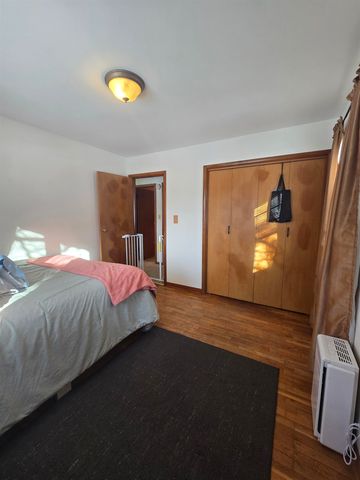 312 N Houston St, Winfield, KS 67156