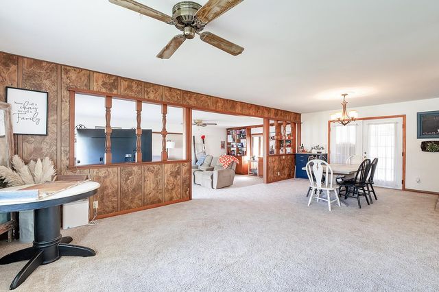 312 N Houston St, Winfield, KS 67156