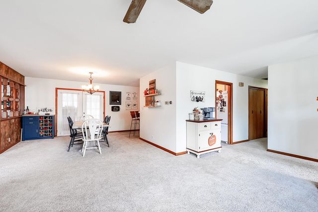 312 N Houston St, Winfield, KS 67156