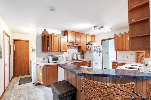 312 N Houston St, Winfield, KS 67156