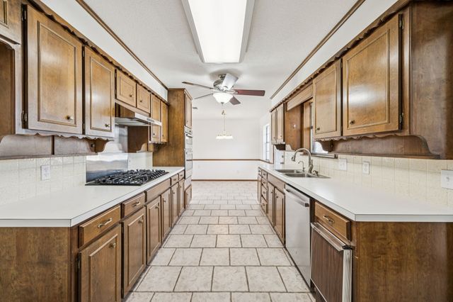 432 Hillview Drive, Hurst, TX 76054