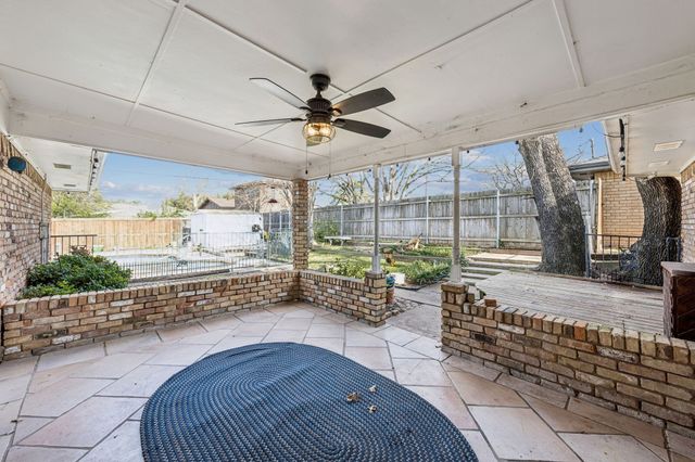 432 Hillview Drive, Hurst, TX 76054