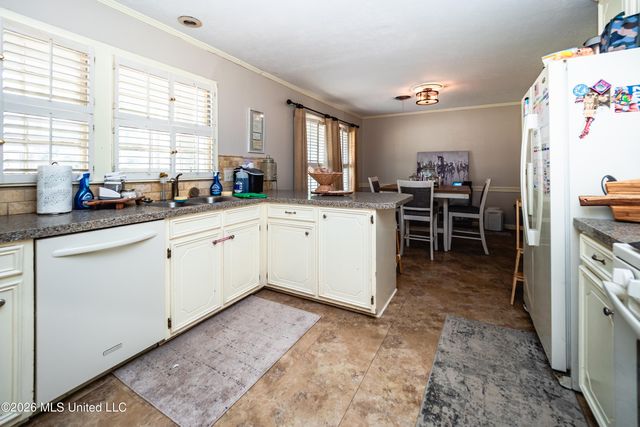 1918 Bellewood Drive, Jackson, MS 39211