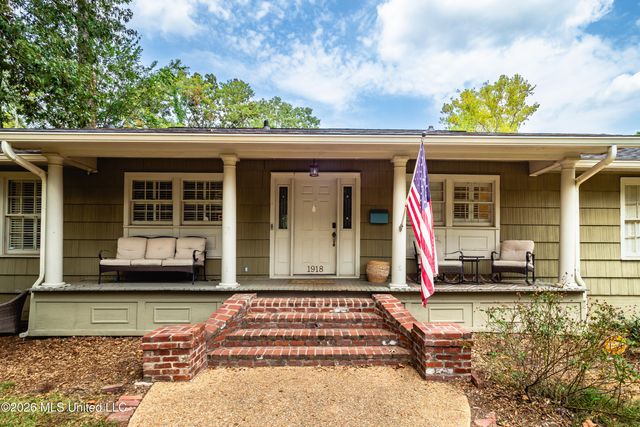 1918 Bellewood Drive, Jackson, MS 39211