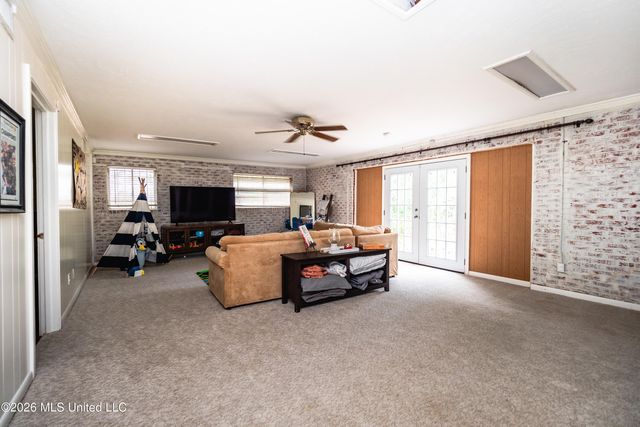 1918 Bellewood Drive, Jackson, MS 39211
