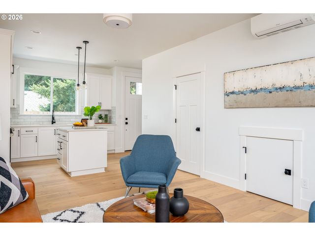 6961 Ne Stanton St, Portland, OR 97213