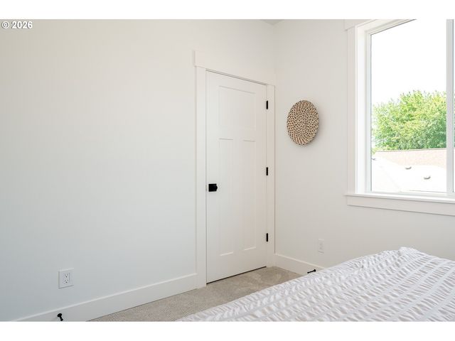 6961 Ne Stanton St, Portland, OR 97213