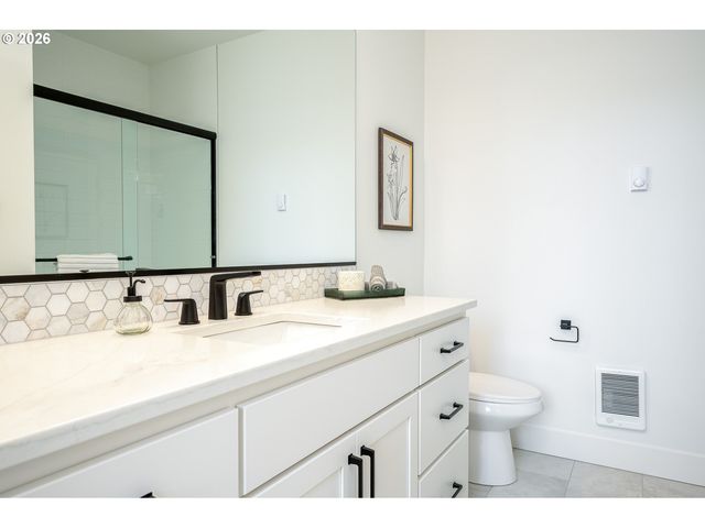 6961 Ne Stanton St, Portland, OR 97213