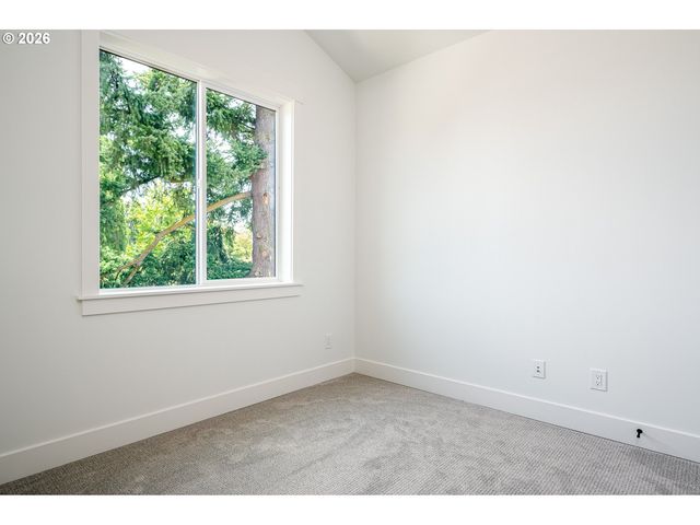 6961 Ne Stanton St, Portland, OR 97213