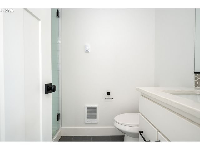 6961 Ne Stanton St, Portland, OR 97213