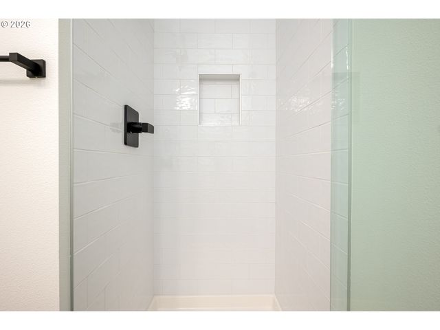 6961 Ne Stanton St, Portland, OR 97213