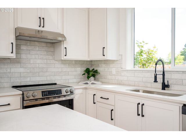 6961 Ne Stanton St, Portland, OR 97213