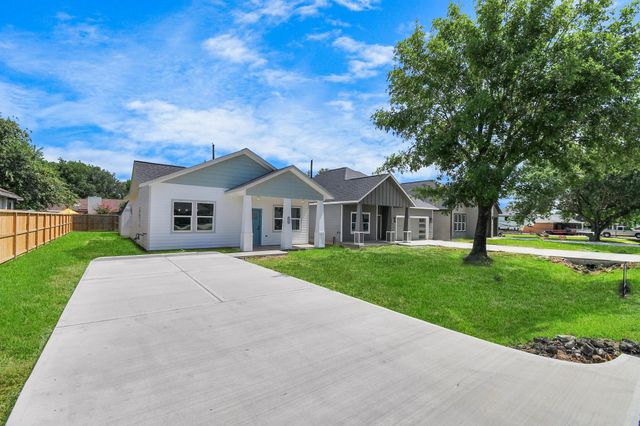 10917 San Jacinto Drive, La Porte, TX 77571