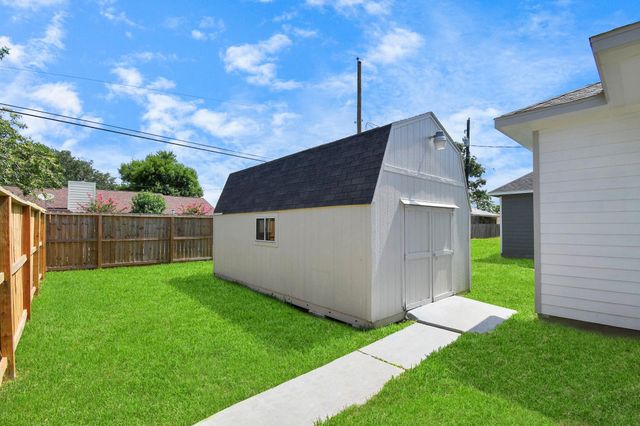 10917 San Jacinto Drive, La Porte, TX 77571