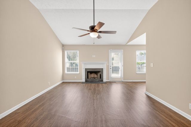 851 Kanatak Ln, Murfreesboro, TN 37128