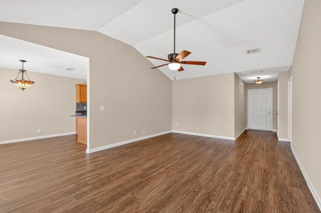 851 Kanatak Ln, Murfreesboro, TN 37128