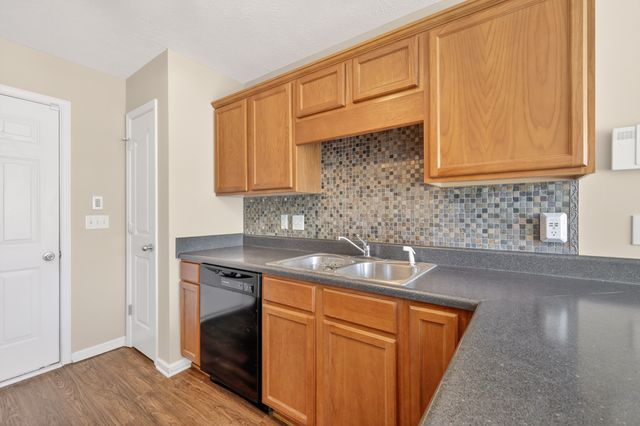 851 Kanatak Ln, Murfreesboro, TN 37128