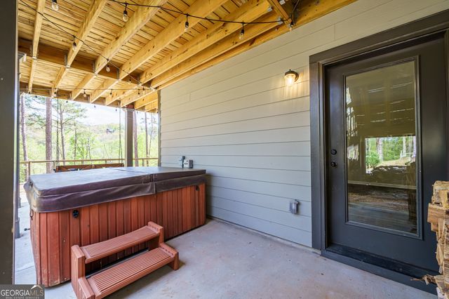 61 Overlook Road, Blue Ridge, GA 30513