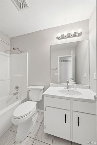 1486 Brittany Cove, St Charles, MO 63304