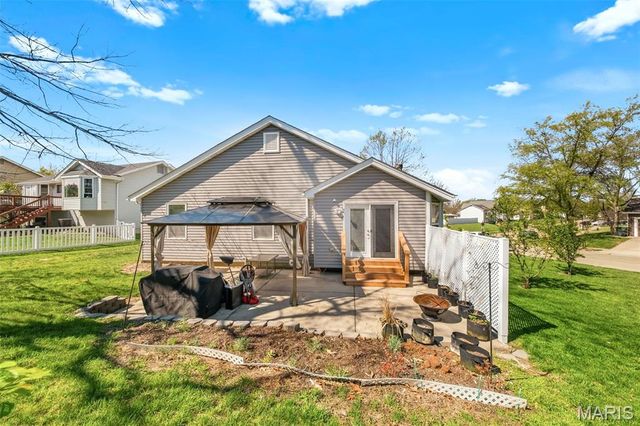 1486 Brittany Cove, St Charles, MO 63304