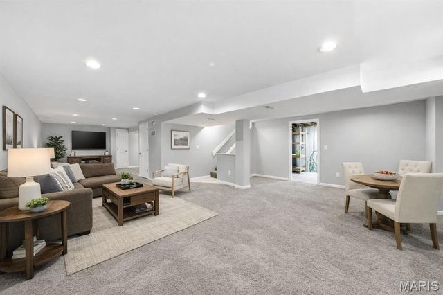 1486 Brittany Cove, St Charles, MO 63304