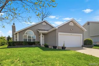 1486 Brittany Cove, St Charles, MO 63304