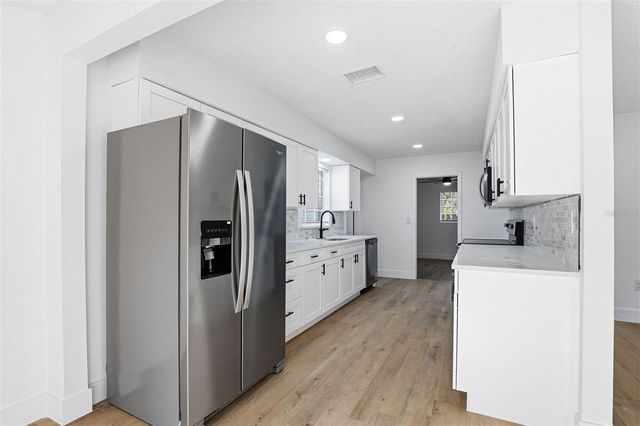 12703 N 53RD STREET, Temple Terrace, FL 33617