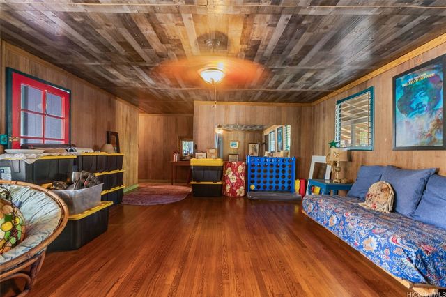 84-425 Makaha Valley Road, Waianae, HI 96792