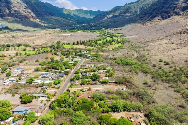 84-425 Makaha Valley Road, Waianae, HI 96792