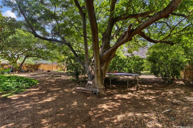 84-425 Makaha Valley Road, Waianae, HI 96792