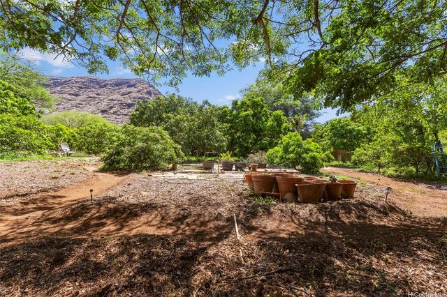 84-425 Makaha Valley Road, Waianae, HI 96792