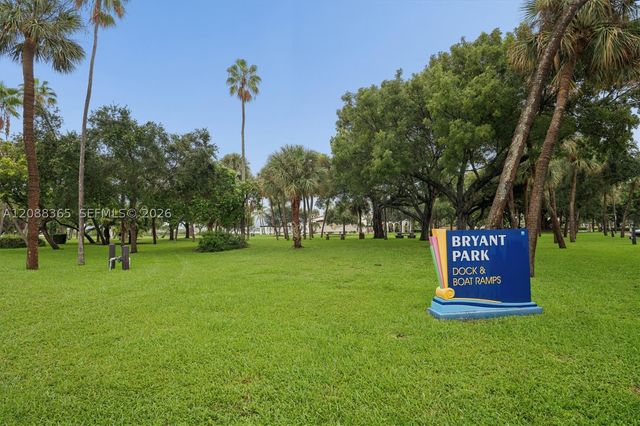 1 N Golfview Rd 201, Lake Worth, FL 33460