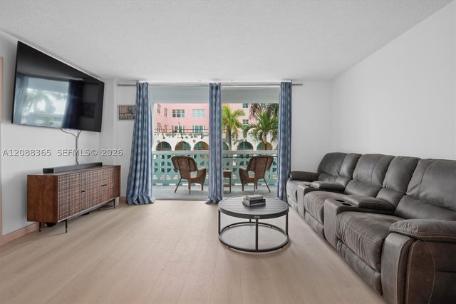1 N Golfview Rd 201, Lake Worth, FL 33460