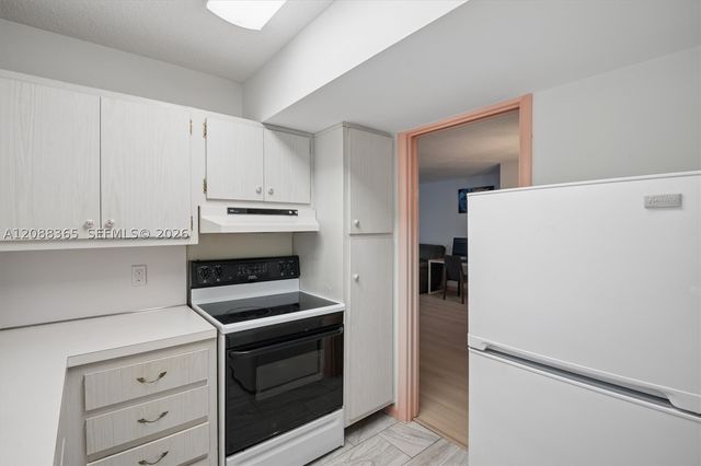 1 N Golfview Rd 201, Lake Worth, FL 33460