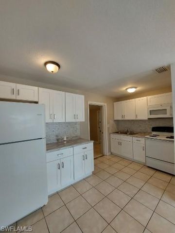 722 W Cleveland LN, Lehigh Acres, FL 33936