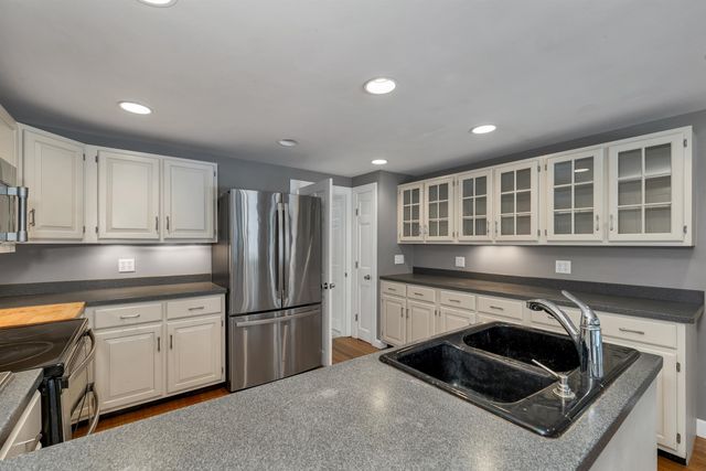 26 Orchards Road, Wolfeboro, NH 03894