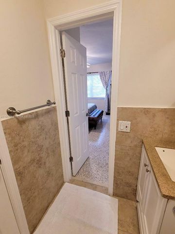 655 NE 122nd St, North Miami, FL 33161