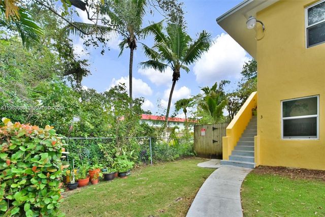 655 NE 122nd St, North Miami, FL 33161