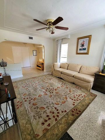 655 NE 122nd St, North Miami, FL 33161