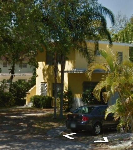 655 NE 122nd St, North Miami, FL 33161