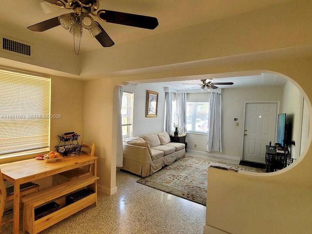 655 NE 122nd St, North Miami, FL 33161